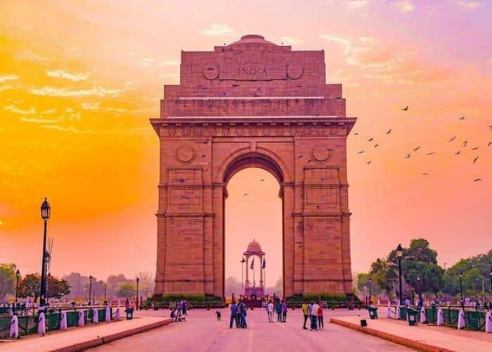 Travel from Sydney to Delhi